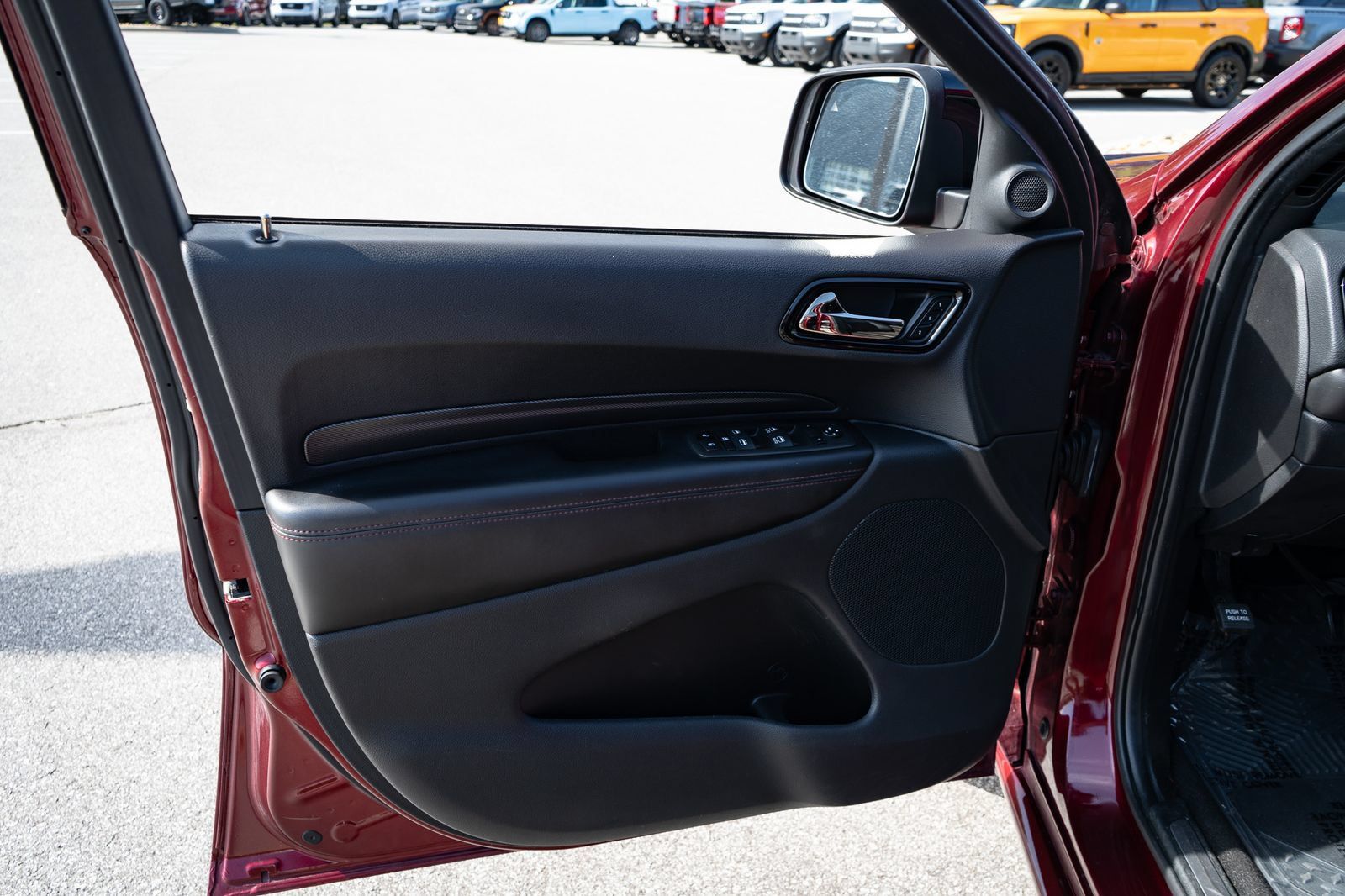 Used 2022 Dodge Durango R/T w/ Blacktop Package RWD image 17