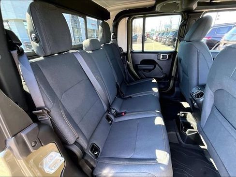 New 2026 Jeep Gladiator Sport AWD/4WD image 17