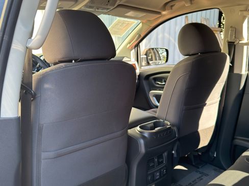 Used 2021 Nissan Titan SV w/ SV Convenience Package RWD image 30