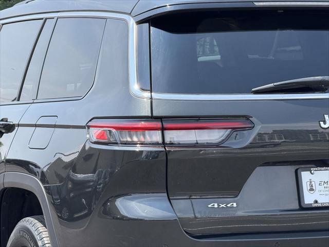 Used 2023 Jeep Grand Cherokee L Limited AWD/4WD image 13