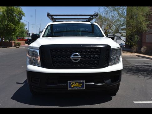 Used 2017 Nissan Titan S AWD/4WD image 8