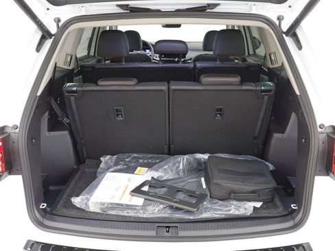 New 2026 Volkswagen Atlas Peak Edition image 17