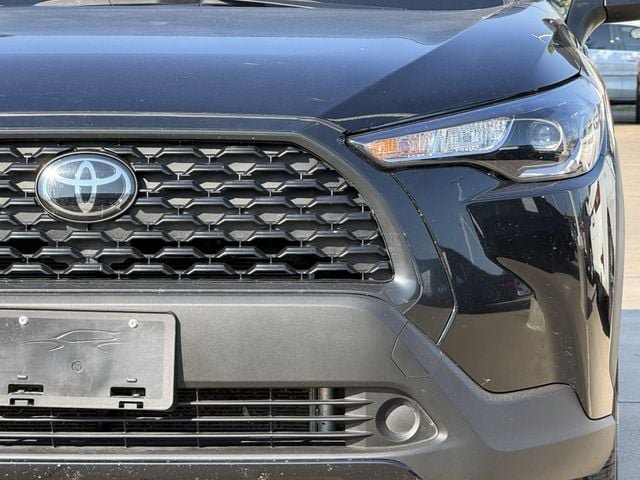 Used 2025 Toyota Corolla Cross LE FWD image 9