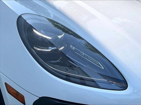 Certified 2026 Porsche Macan S AWD/4WD image 30