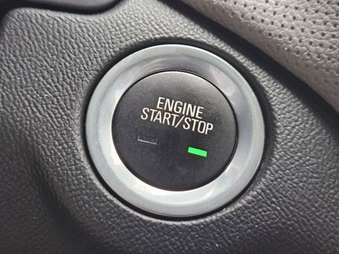 Used 2020 Chevrolet Equinox Premier FWD image 21