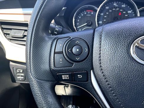Used 2014 Toyota Corolla LE FWD image 23