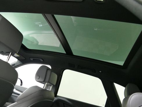 Used 2023 Audi SQ5 Premium Plus w/ Premium Plus Package image 11