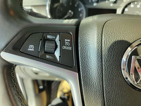 Used 2022 Buick Encore Preferred image 40