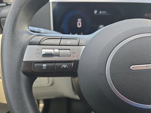 Certified 2025 Hyundai Tucson SE FWD image 16