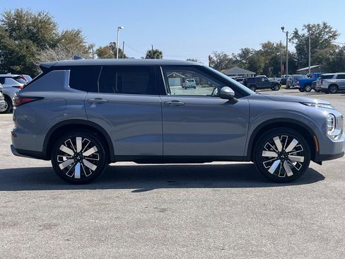 New 2026 Mitsubishi Outlander SE image 5