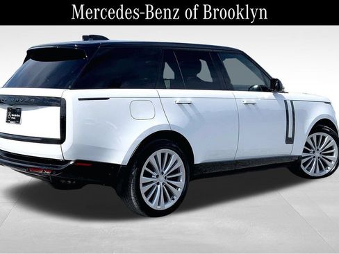 Used 2025 Land Rover Range Rover SE AWD/4WD image 12