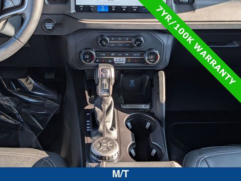 Used 2025 Ford Bronco Badlands image 18