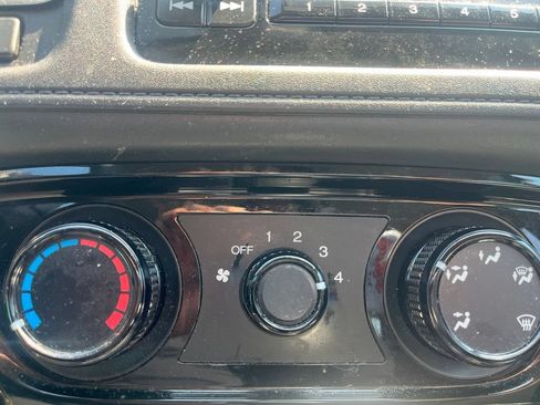 Used 2017 Honda HR-V LX image 18