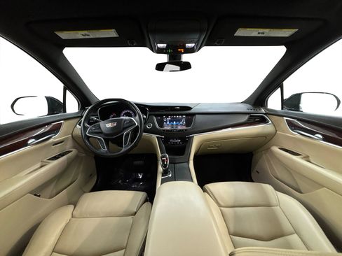 Used 2017 Cadillac XT5 Luxury FWD image 17