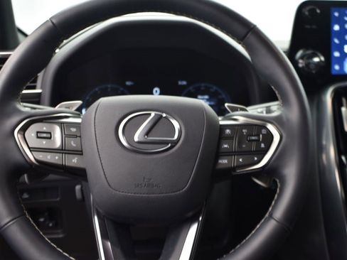 Used 2025 Lexus LX 700h Overtrail image 30