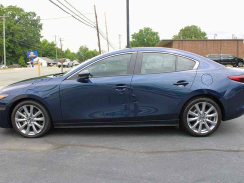 Used 2022 MAZDA MAZDA3 s AWD/4WD image 2