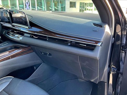 Used 2023 Cadillac Escalade ESV Premium Luxury image 17