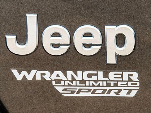 Used 2019 Jeep Wrangler Unlimited Sport AWD/4WD image 16