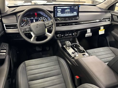 New 2026 Mitsubishi Outlander AWD image 7