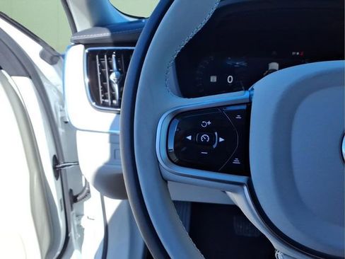 New 2026 Volvo XC60 B5 Ultra w/ Protection Package Premier AWD/4WD image 20