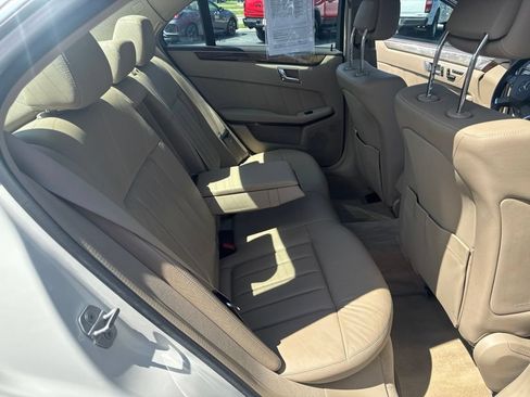 Used 2010 Mercedes-Benz E 350 Sedan image 37