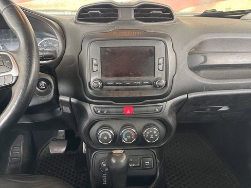 Used 2016 Jeep Renegade Trailhawk AWD/4WD image 10