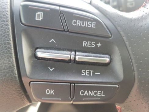 Used 2018 Hyundai Elantra GT Sport image 11