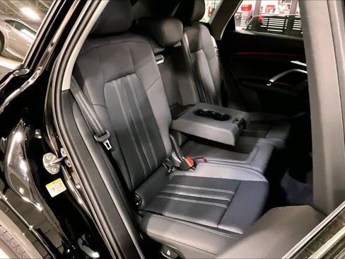 Used 2025 Audi Q5 Premium w/ Convenience Package AWD/4WD image 19