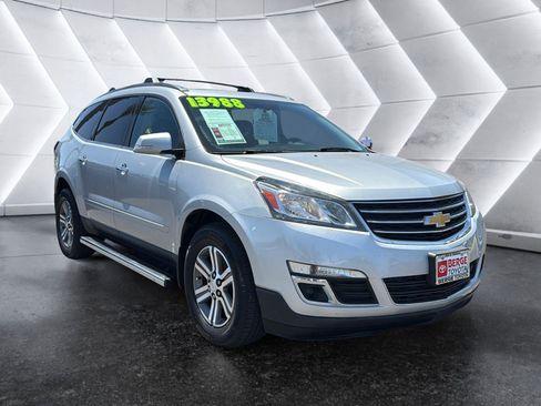 Used 2017 Chevrolet Traverse LT AWD/4WD image 1