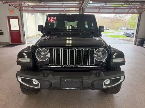 Certified 2025 Jeep Wrangler Unlimited Sahara AWD/4WD image 2