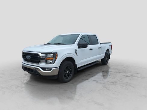 Used 2023 Ford F150 XLT w/ Trailer Tow Package AWD/4WD image 4