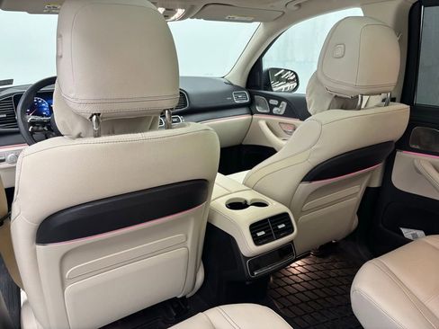 Used 2025 Mercedes-Benz GLS 580 4MATIC image 50
