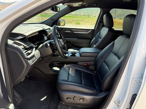 Used 2024 GMC Acadia Elevation AWD/4WD image 14