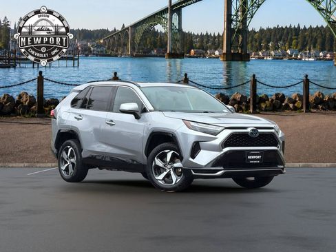 Used 2022 Toyota RAV4 SE w/ Weather & Moonroof Package AWD/4WD image 1