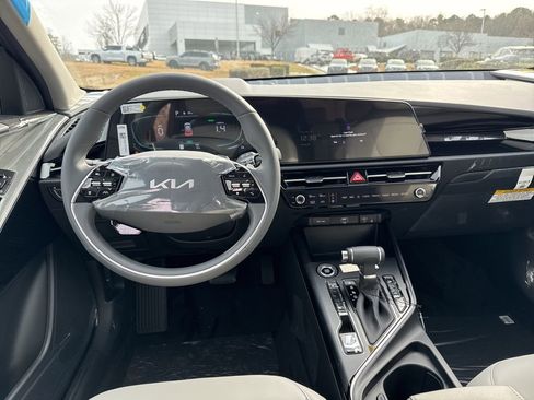 New 2026 Kia Niro EX image 8