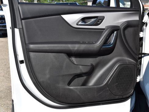 Used 2025 Chevrolet Blazer LT AWD/4WD image 8