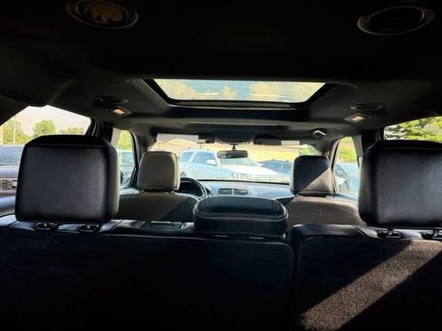 Used 2018 Ford Explorer XLT w/ Equipment Group 202A AWD/4WD image 17