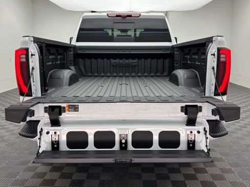 New 2026 GMC Sierra 2500 Denali w/ Denali Reserve Package AWD/4WD image 11