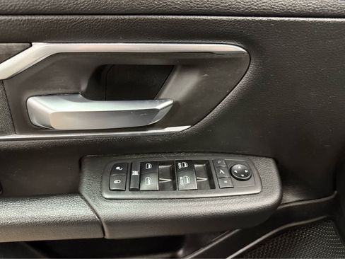 Used 2019 RAM 1500 Big Horn image 12