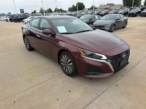 Used 2023 Nissan Altima 2.5 SV AWD/4WD image 7