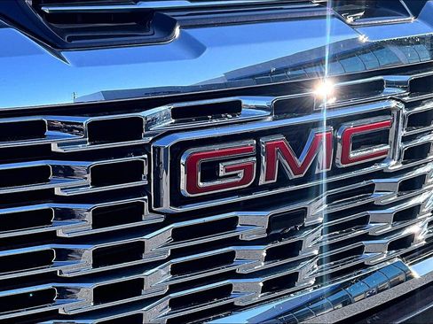Used 2024 GMC Sierra 2500 Denali w/ Denali Reserve Package image 32
