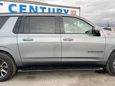 Used 2022 Chevrolet Suburban Z71 w/ Off-Road Capability Package AWD/4WD image 19
