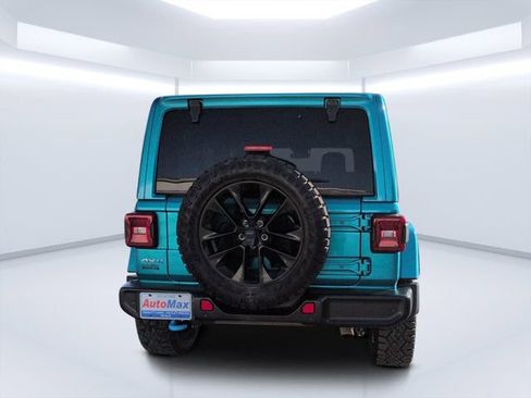 Used 2024 Jeep Wrangler Unlimited Sahara w/ Technology Group AWD/4WD image 4