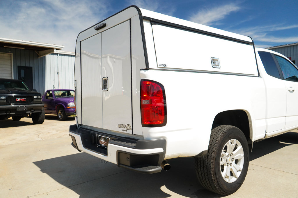 Used 2022 Chevrolet Colorado LT w/ Safety Package RWD image 19