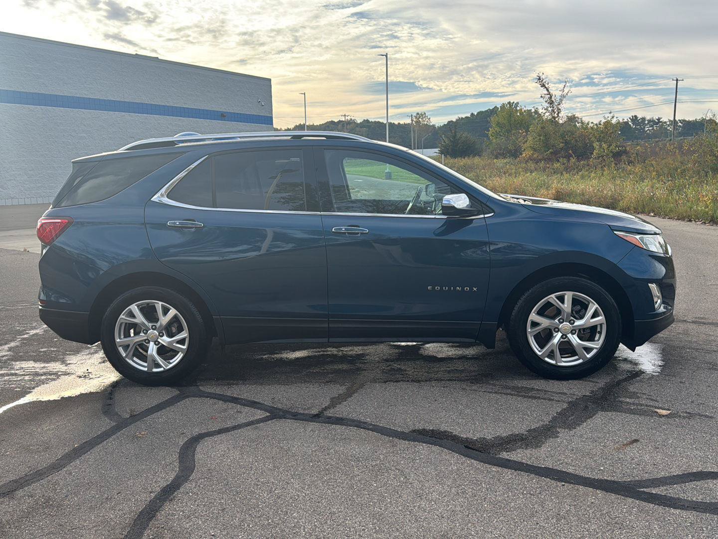 Used 2019 Chevrolet Equinox Premier FWD image 6