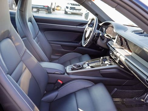 Used 2025 Porsche 911 Carrera RWD image 21