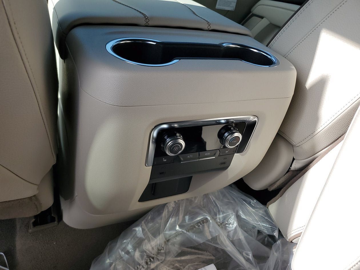 New 2026 GMC Yukon Denali RWD image 16