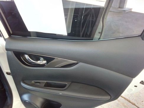 Used 2017 Nissan Rogue Sport SL FWD image 23