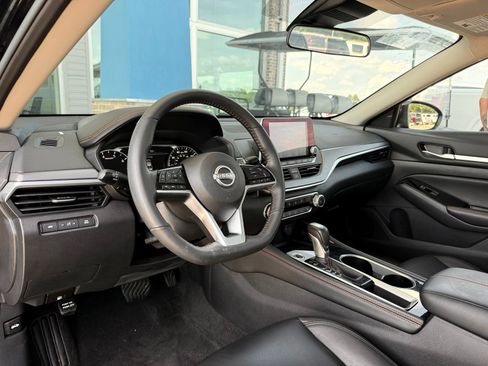 Used 2024 Nissan Altima 2.5 SR FWD image 17