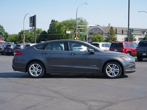 Used 2018 Ford Fusion S FWD image 2